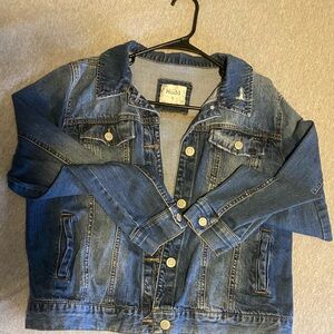 Size-Xl Brand-Mudd Type-Jean distressed jacket